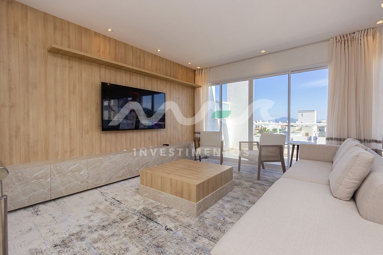 Cobertura de 3 quartos com piscina no edifício