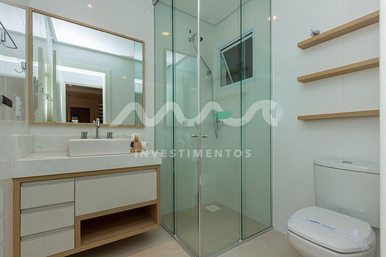 Cobertura de 3 quartos com piscina no edifício