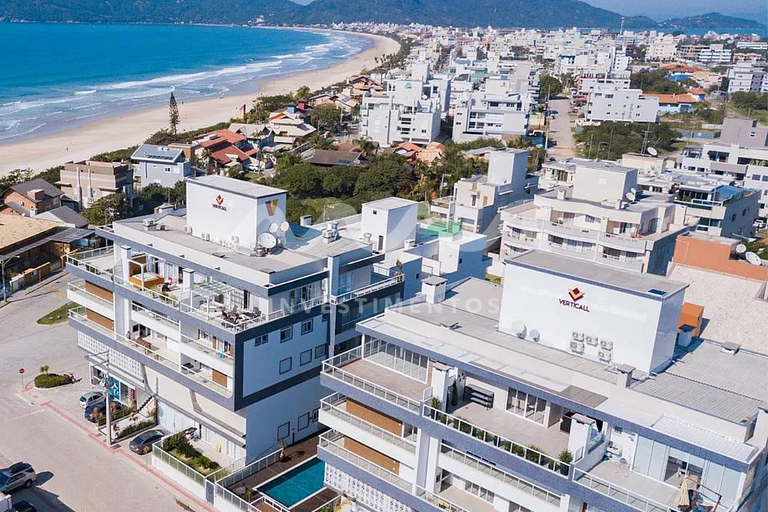Cobertura de 3 quartos com piscina no edifício