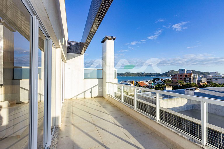 Cobertura de 3 quartos com piscina no edifício