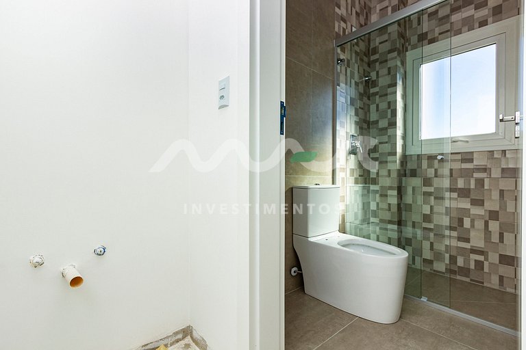 Casa com Piscina de Borda Infinita no Condomínio Panorâmico