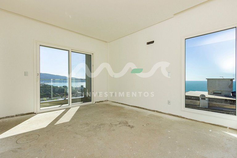 Casa com Piscina de Borda Infinita no Condomínio Panorâmico