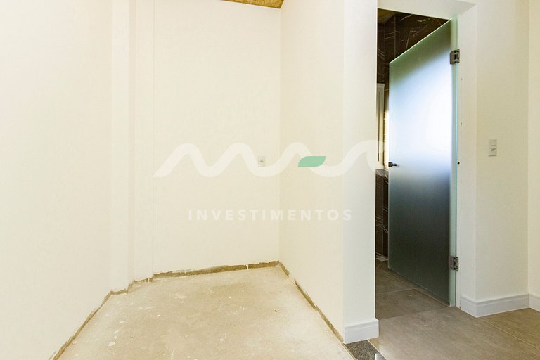 Casa com Piscina de Borda Infinita no Condomínio Panorâmico